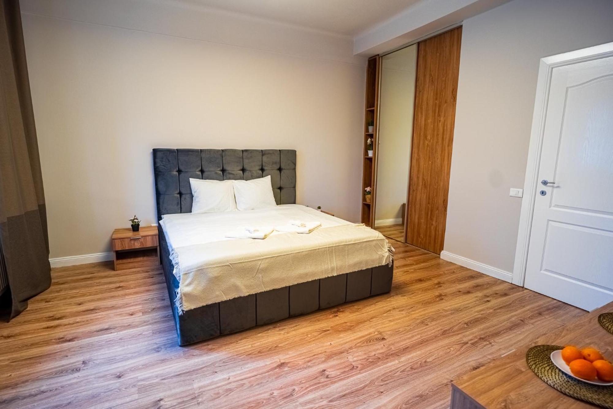 Cozy Apartments Near Calea Victoriei Bucharest Luaran gambar