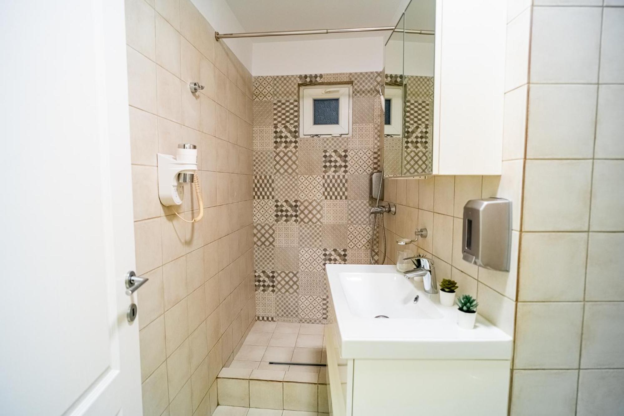 Cozy Apartments Near Calea Victoriei Bucharest Luaran gambar